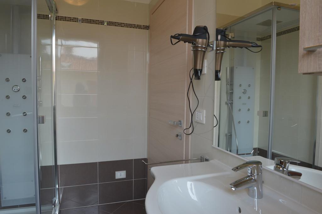 Villa Artemia Manerba del Garda Habitación foto